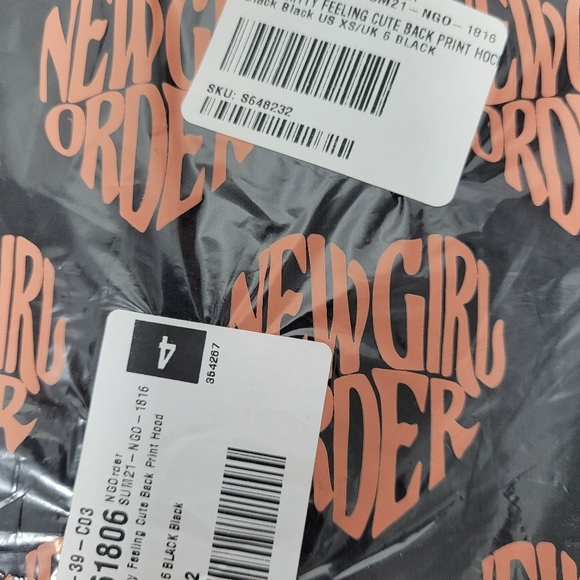 NG Order Hello Kitty Feeling Cute Back Print Hoodie - Picture 9 of 11